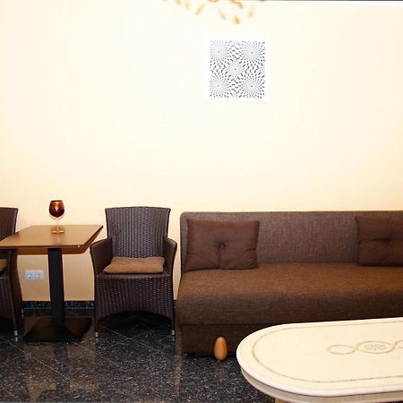 Club 218 Wellness Luxus Apartman Сиофок Екстериор снимка