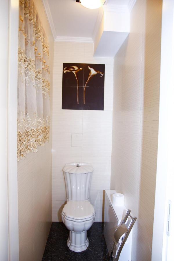 Club 218 Wellness Luxus Apartman Сиофок Екстериор снимка